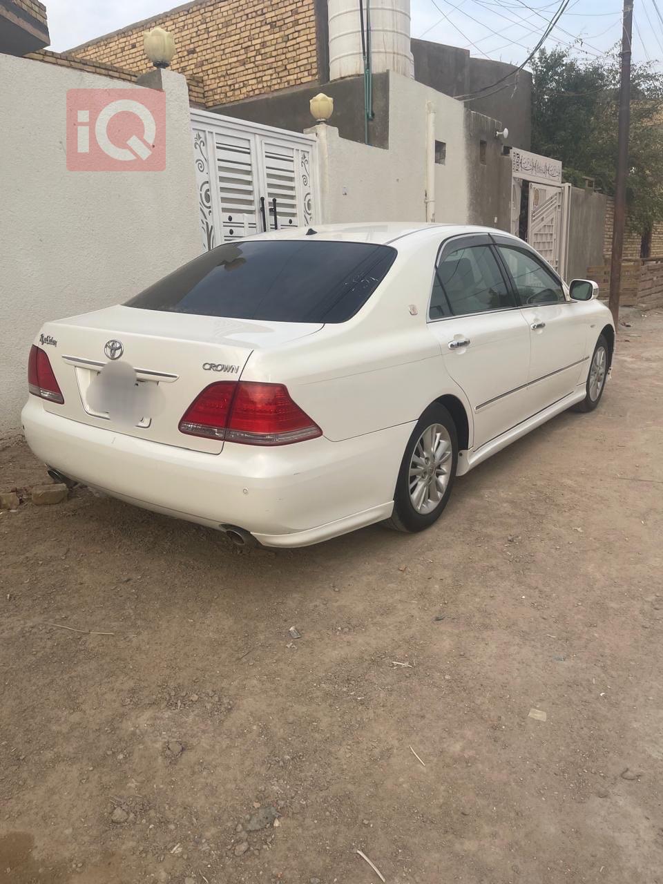 تۆیۆتا کراون